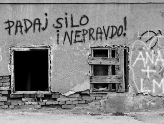 Padaj silo i nepravdo !