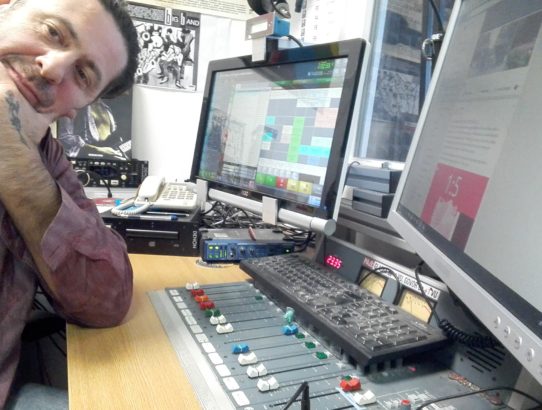 Intervju Enes Hodžić aka.d.j.Žica, na Ljubljana TV - Življenska zgodba in zgodba o ustvarjanju v Sloveniji- Popoldan - 20.04.2018