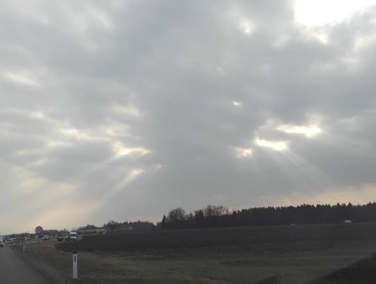 rec_(06_03_2019)_emisija Balkan express - TOP 10 EX YU NEW lestvica + muzički savjeti za bolji život