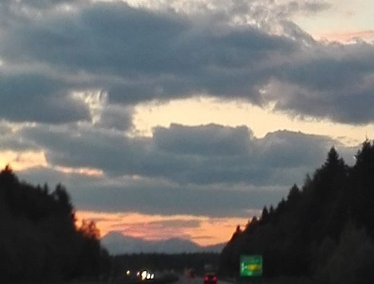 rec_(05_08_2019)_emisija Balkan express TOP 10 EX YU NEW lista + pjevamo o ljubavi do kraja emisije...i malo fušam...malo ;)