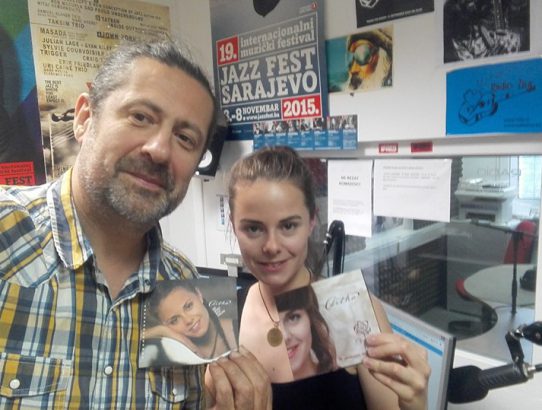 rec_10_07_2019)_oddaja Balkan express - gost - Ditka - glasbena zgodba slovenske kantautorice + TOP 10 EX YU NEW lestvica