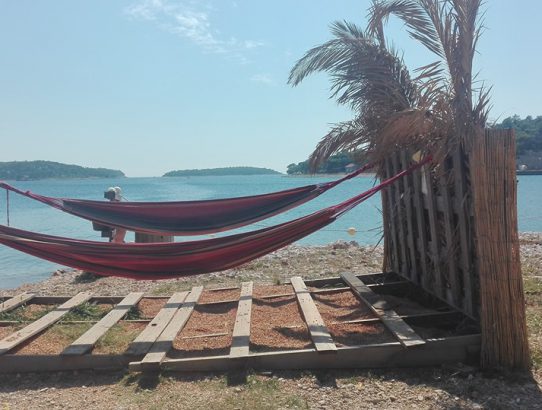 rec_(28_08_2019)_emisija Balkan express i TOP 10 EX YU NEW lista + mix soparnog dana i 3pjesmice u vrsti i ...osječaji čvrsti )