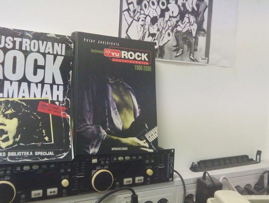 rec_(01_04_2020)_emisija Balkan express - TOP 10 EX YU NEW lestvica in anti Coronarni max mix