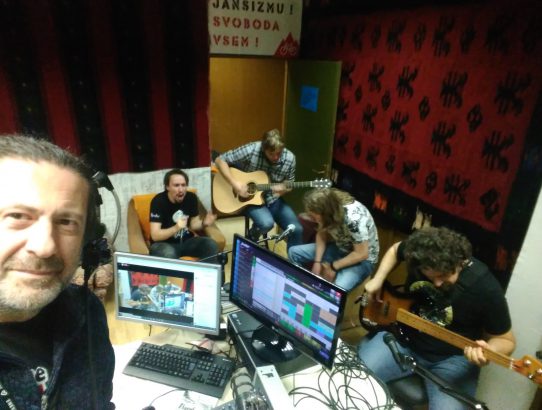 rec_(28_11_2021)_Zavod 1Chi oranizira  Viperstone live-acoustic-koncert na spletnem Radiu Žica