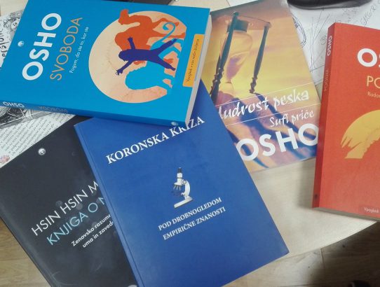 rec_(09_12_2021)_Oddaja Dr.Blues na Radiu Žica-Koronska krzia-Maske-Milan Hosta+Osho-Pogum(Slo)+Osho-Intenzitet(Yu)