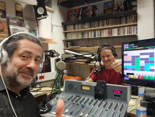 rec_(02_03_2022)_Oddaja Balkan express na spletnem Radiu Žica gosti - Leon matek-kantatavtor-glasbenik-umetnik