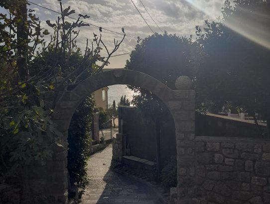 rec_(08_11_2023)_Emisija Balkan express - TOP 10 EX YU NEW Lista +  Bogumila emisija i muzika i jake poruke Bogumilega Čovjeka za sve Iskrene i Ljude inteligencije srca