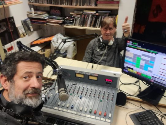 rec_(20_12_2023)_emisija Balkan express gosti Goran-Čampi - No Rules - i priča o novom albumu -Vučji Blues + priča o životu i R'N'Rollu+ TOP 10 EX YU NEW Lista